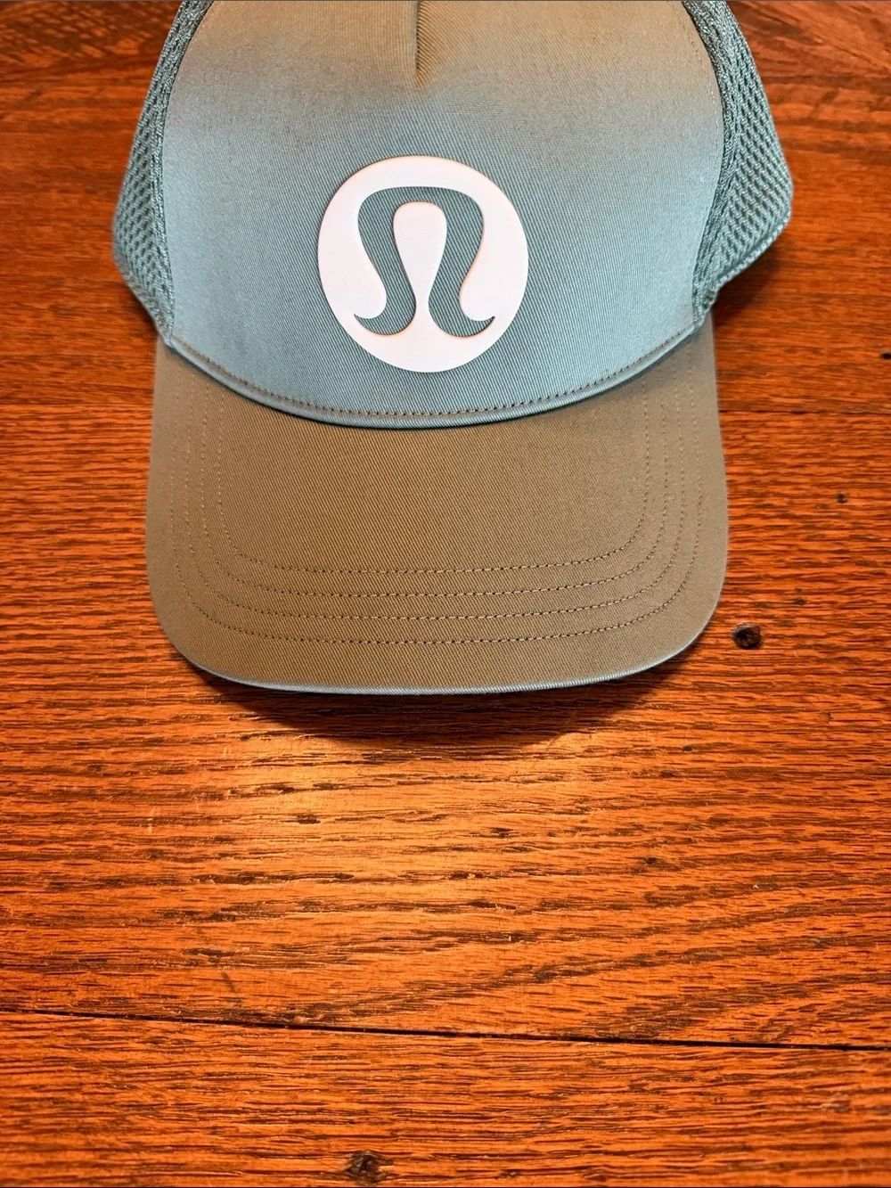 lululemon athletica women’s Sage Green Mesh Trucker Hat Sz s/m